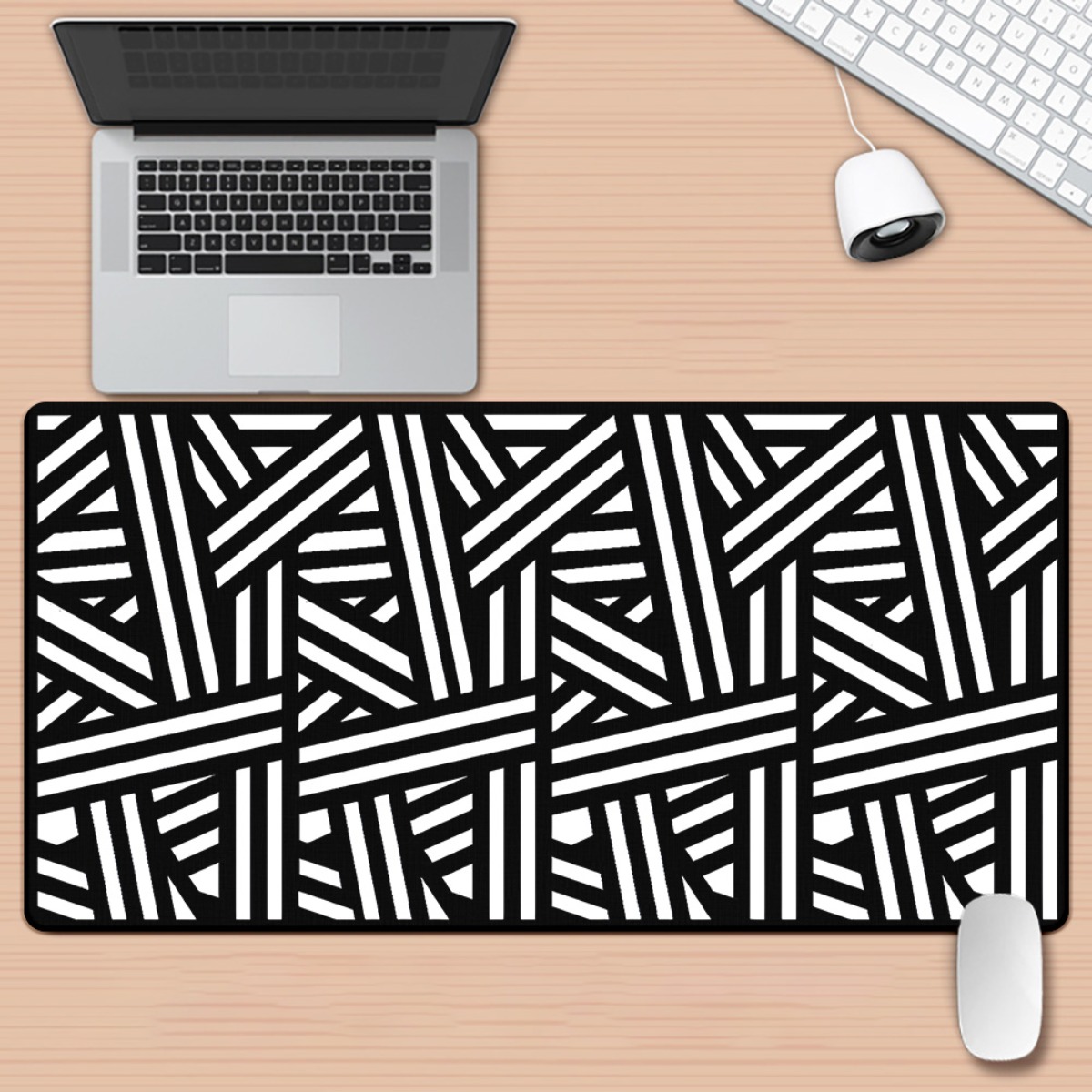 Gaming Keyboard Brand - Tapis de bureau multifonctionnel XXL noir
